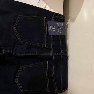GAP Women’s dark denim jeans